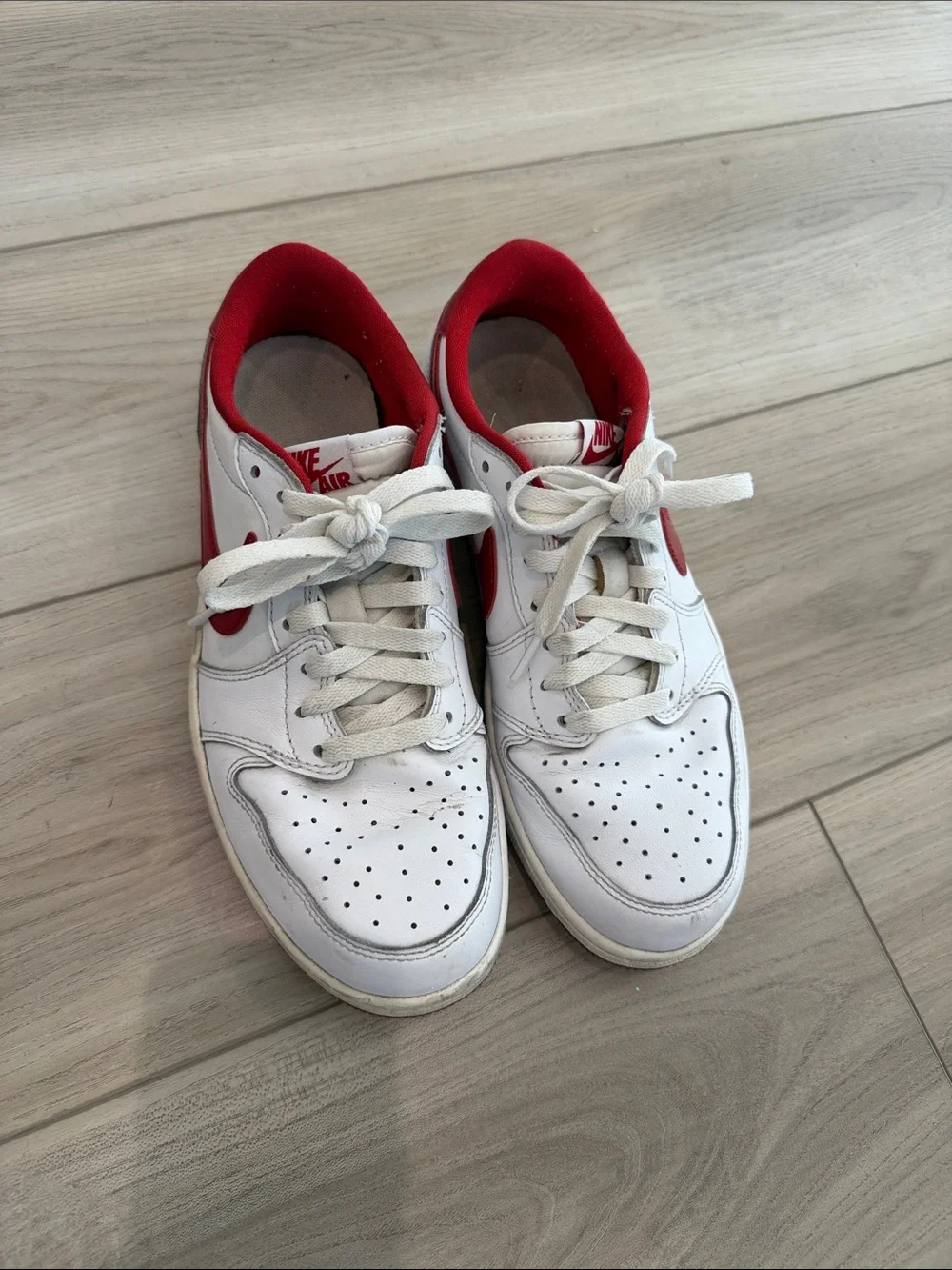 Nike White and Red Low-Top Sneakers
